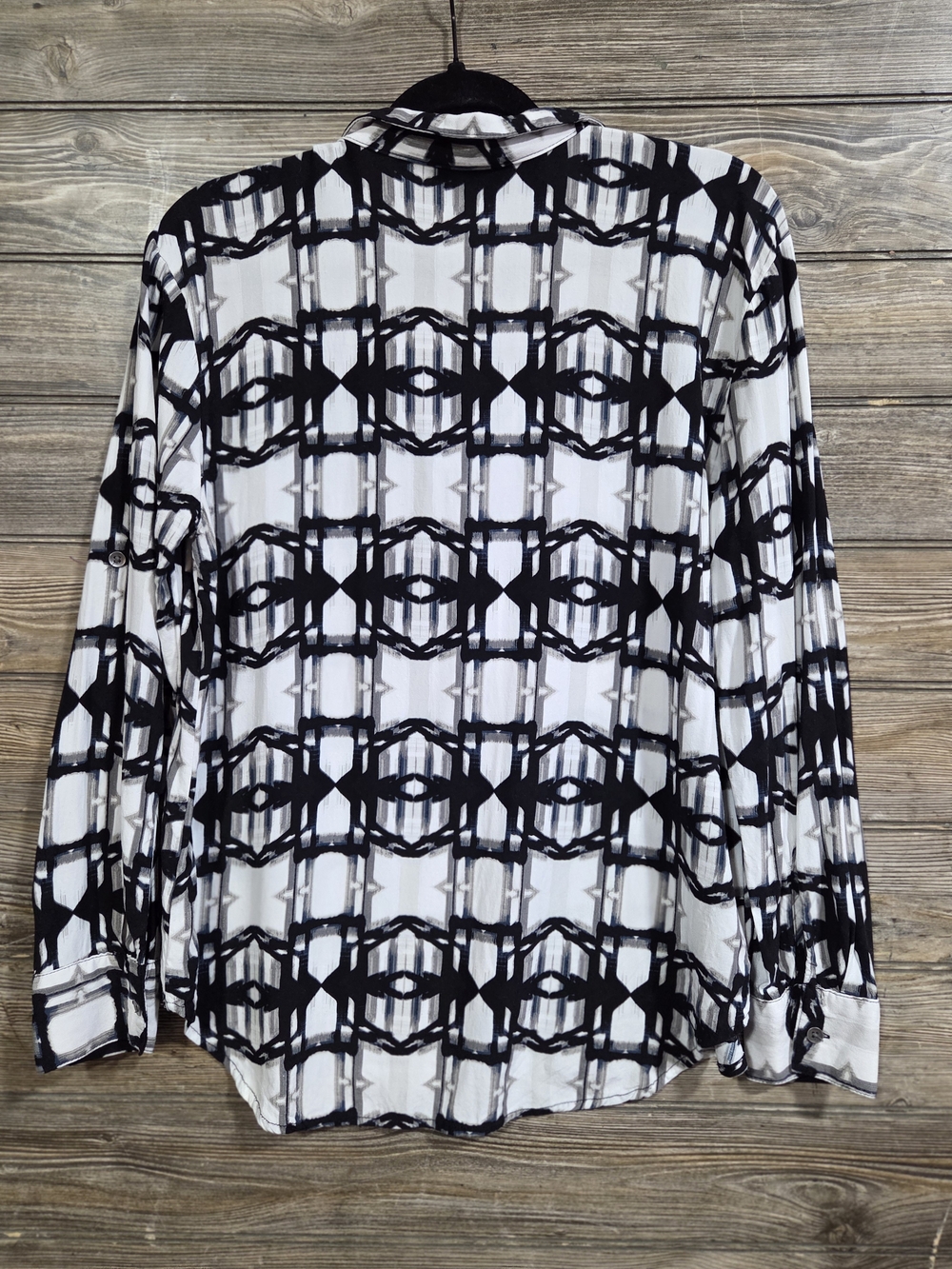 Rock & Republic Sheer Geometric Print Button Front Blouse Black White Size Small - Picture 3 of 6